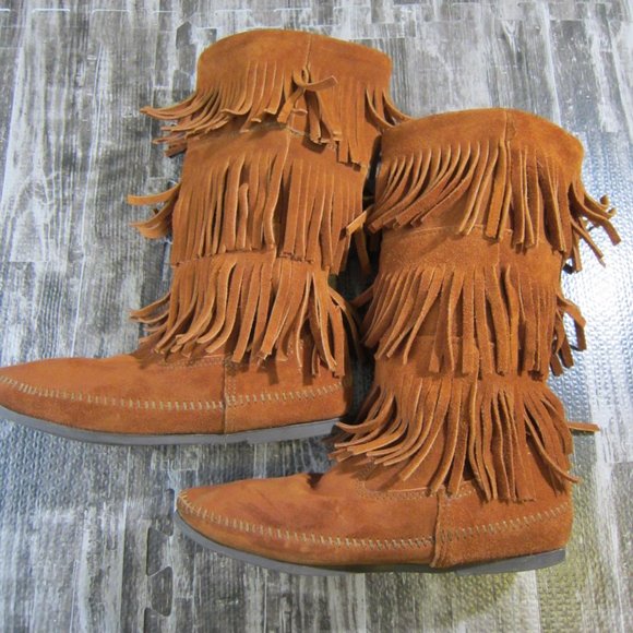 Gently Worn Minnetonka 3Layer Fringe Leather Boots - Picture 6 of 7